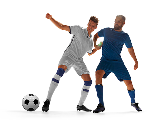 Bambino con pallone in mano
